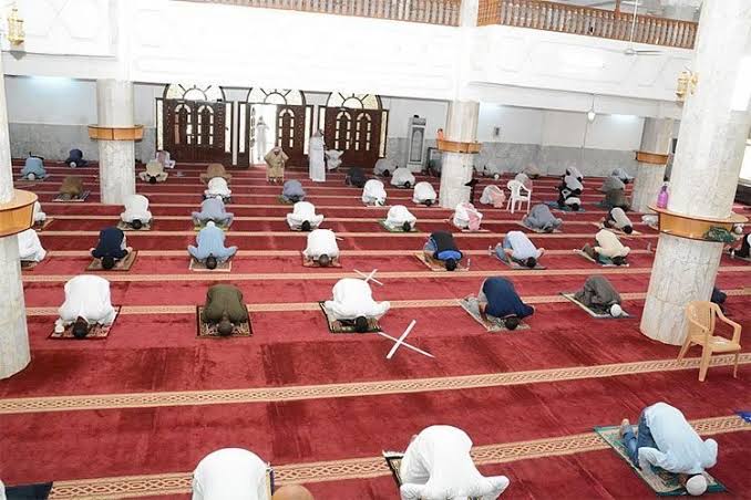 صلاة الجمعة في الجزائر 