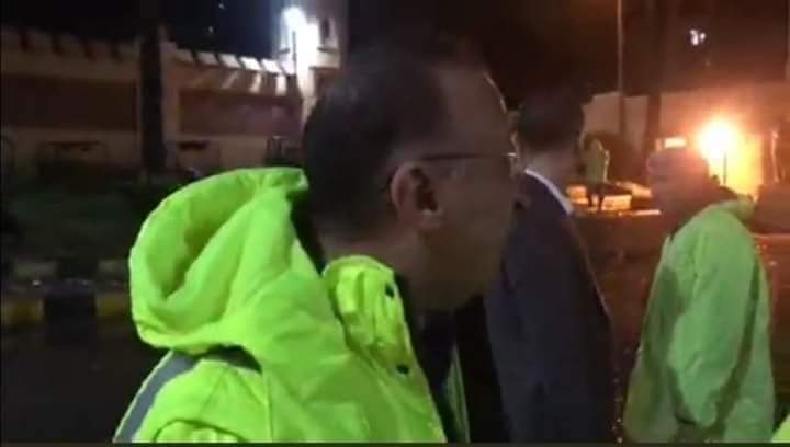 محافظ الاسكندرية يشرف على رفع مياه الأمطار 