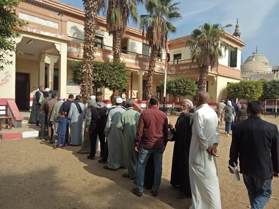 إقبال المواطنين على لجان الانتخابات 
