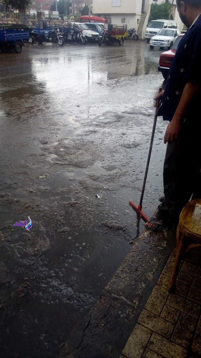 أمطار غزيرة مصاحبة برعد وبرق تضرب المدن الساحلية بالبحيرة