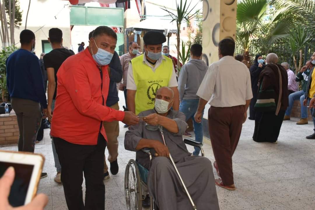 إقبال المواطنين على لجان الانتخابات 