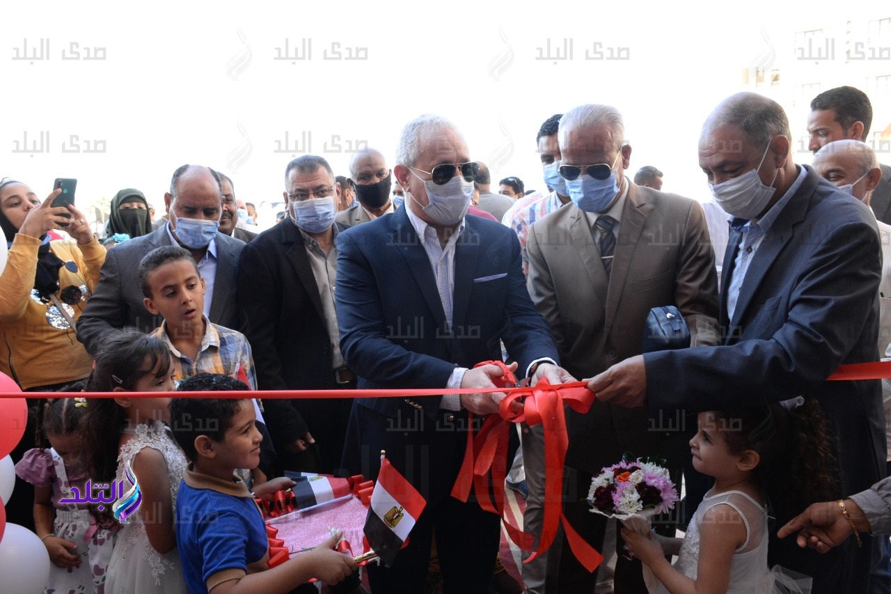 محافظ الأقصر يفتتح مدرسةاللغات المتميزة بطيبة 