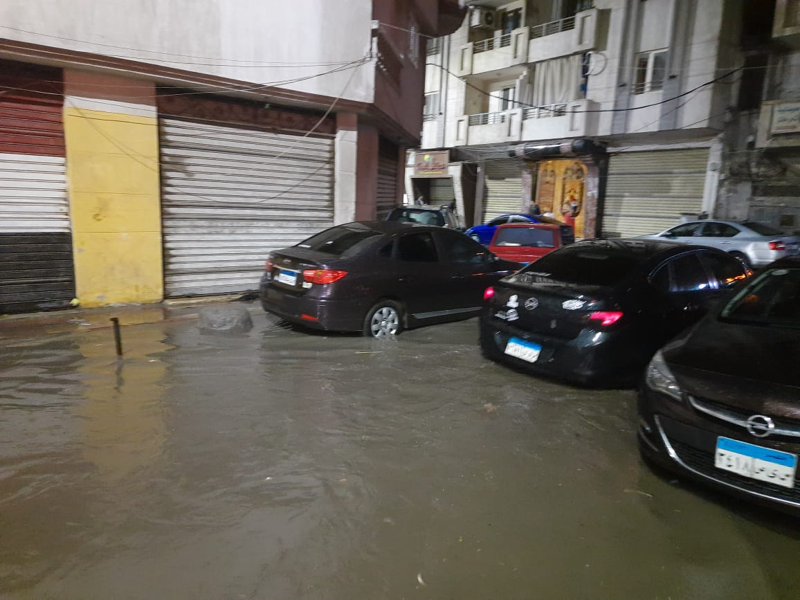 أمطار غزيرة تضرب الدلتا والسواحل