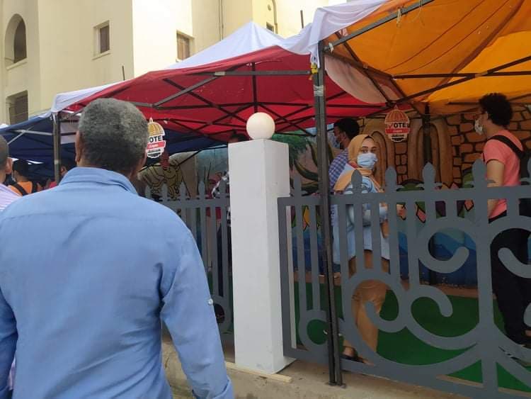 الناخبين يدلون بأصواتهم بلجان مصر القديمة
