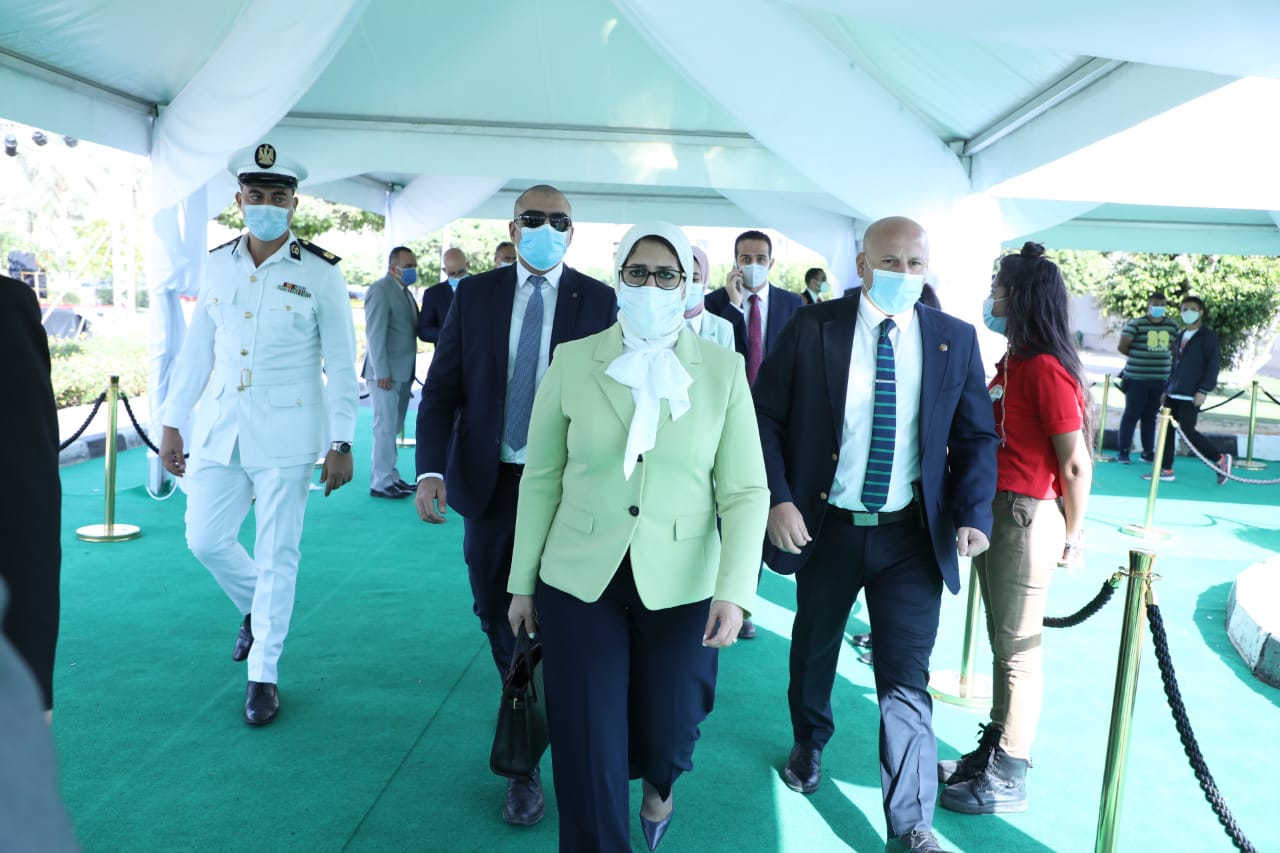 وزيرة الصحة تدلى بصوتها