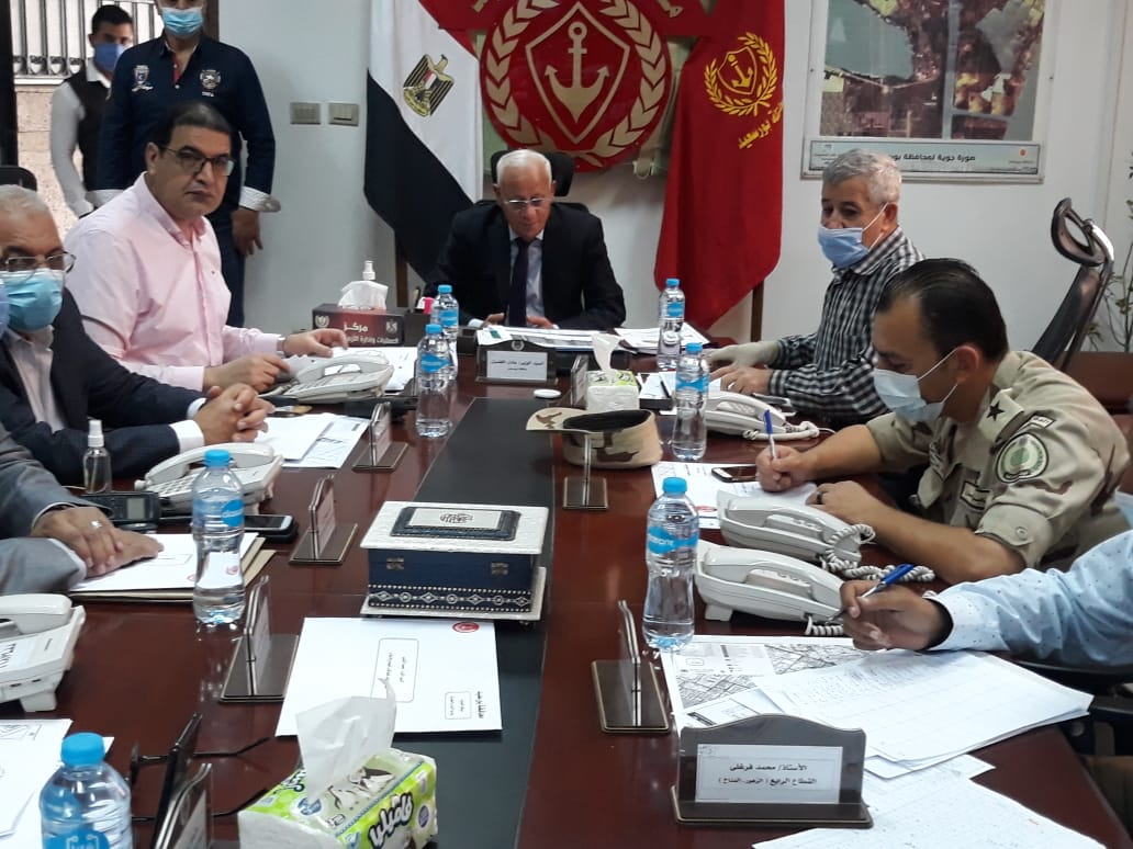 محافظ بورسعيد يترأس غرفة العمليات
