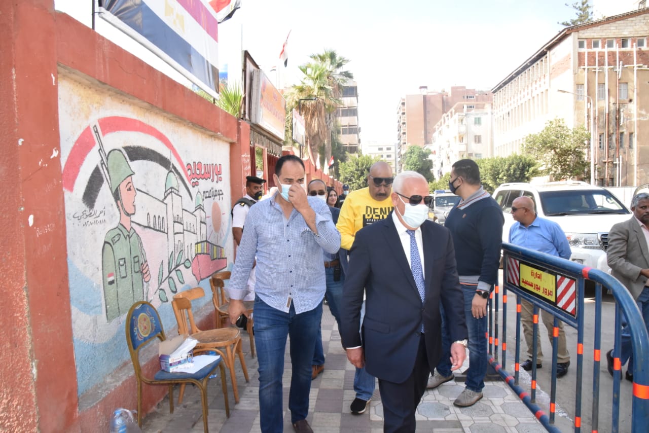 محافظ بورسعيد : انتظام العمل فى جميع اللجان الانتخابية 