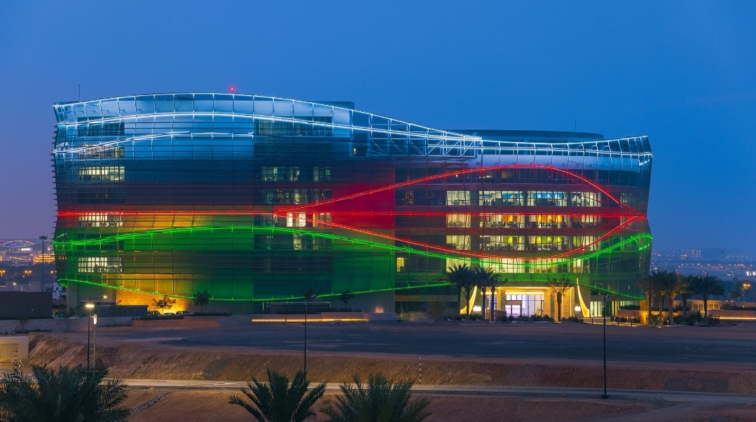 الصورة عبر المصور العماني حسين البحراني