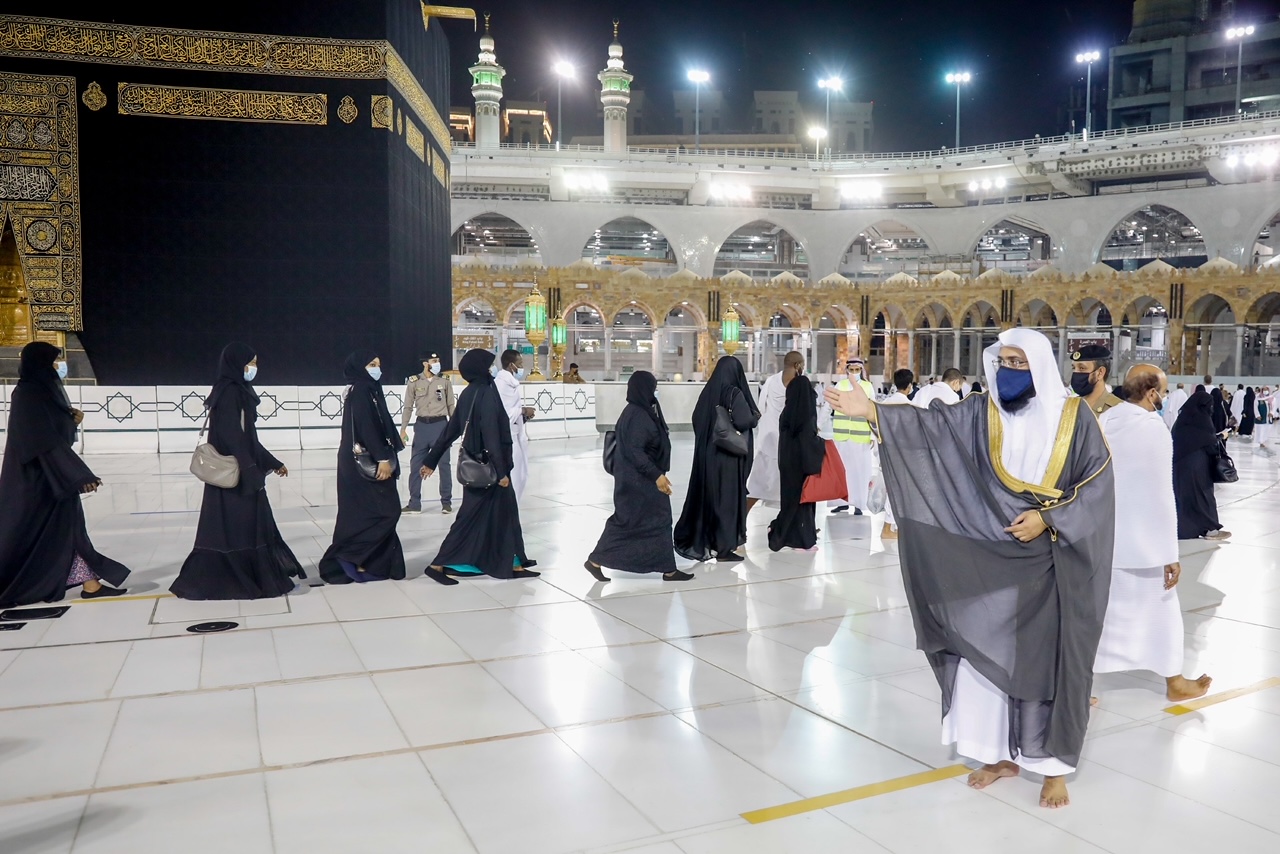 دور رجال الأمر بالمعروف والنهي عن المنكر في أداء العمرة