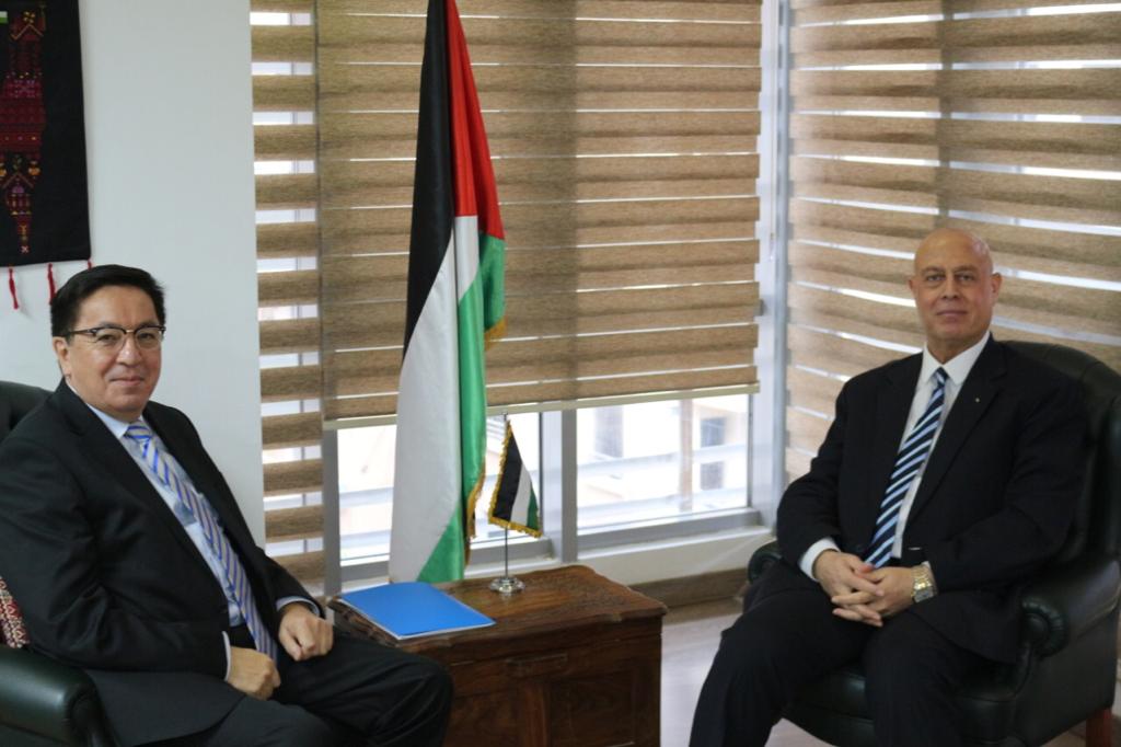 السفير الفلسطينى يلتقي نظيره الكازاخستاني 