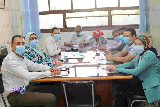 اثناء تسليم المشروعات بالجامعة 