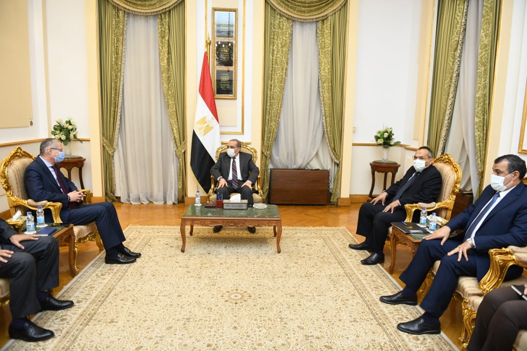 وزير الإنتاج الحربي مع سفير "بولندا" بالقاهرة