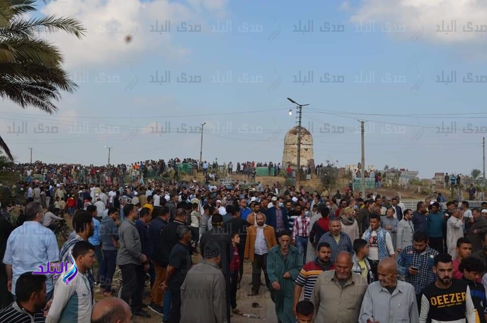 الالاف بالمنزلة يشيعون جثمان مرشح سابق في الدقهلية
