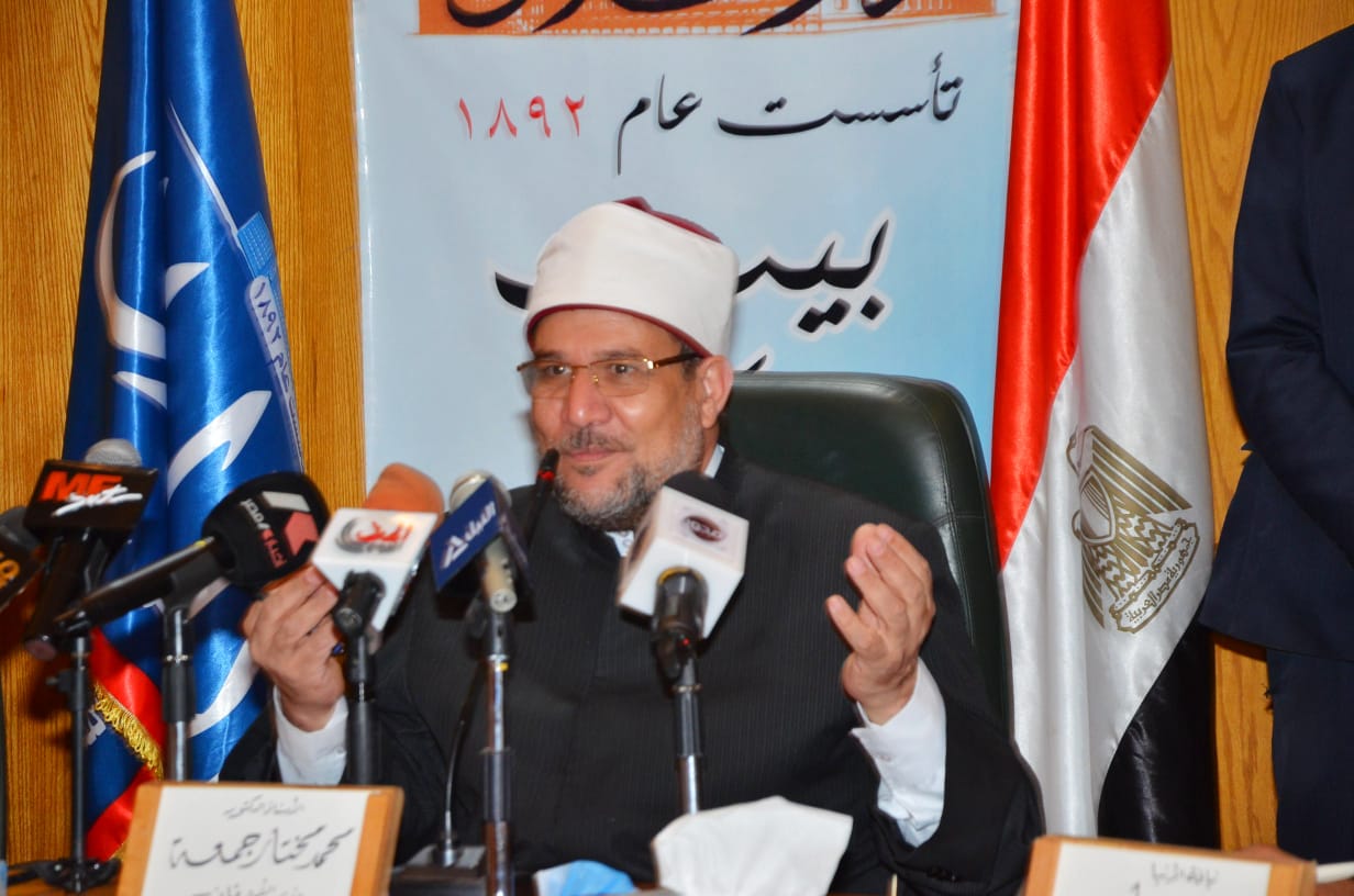 وزير الأوقاف خلال الندوة