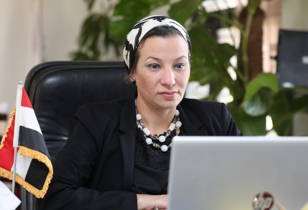 وزيرة البيئة