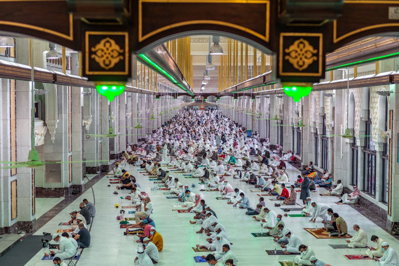 صلاة الجمعة في المسجد الحرام