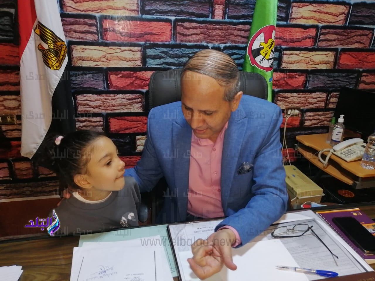  الموهبة الفنية في الرسم والتلوين بالقدم.