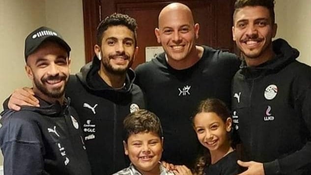 أحمد التهامي يزور معسكر منتخب مصر