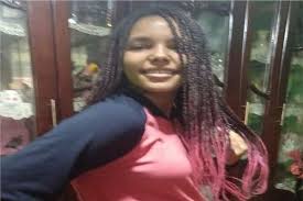 طالبة ضفاير الفوشيا