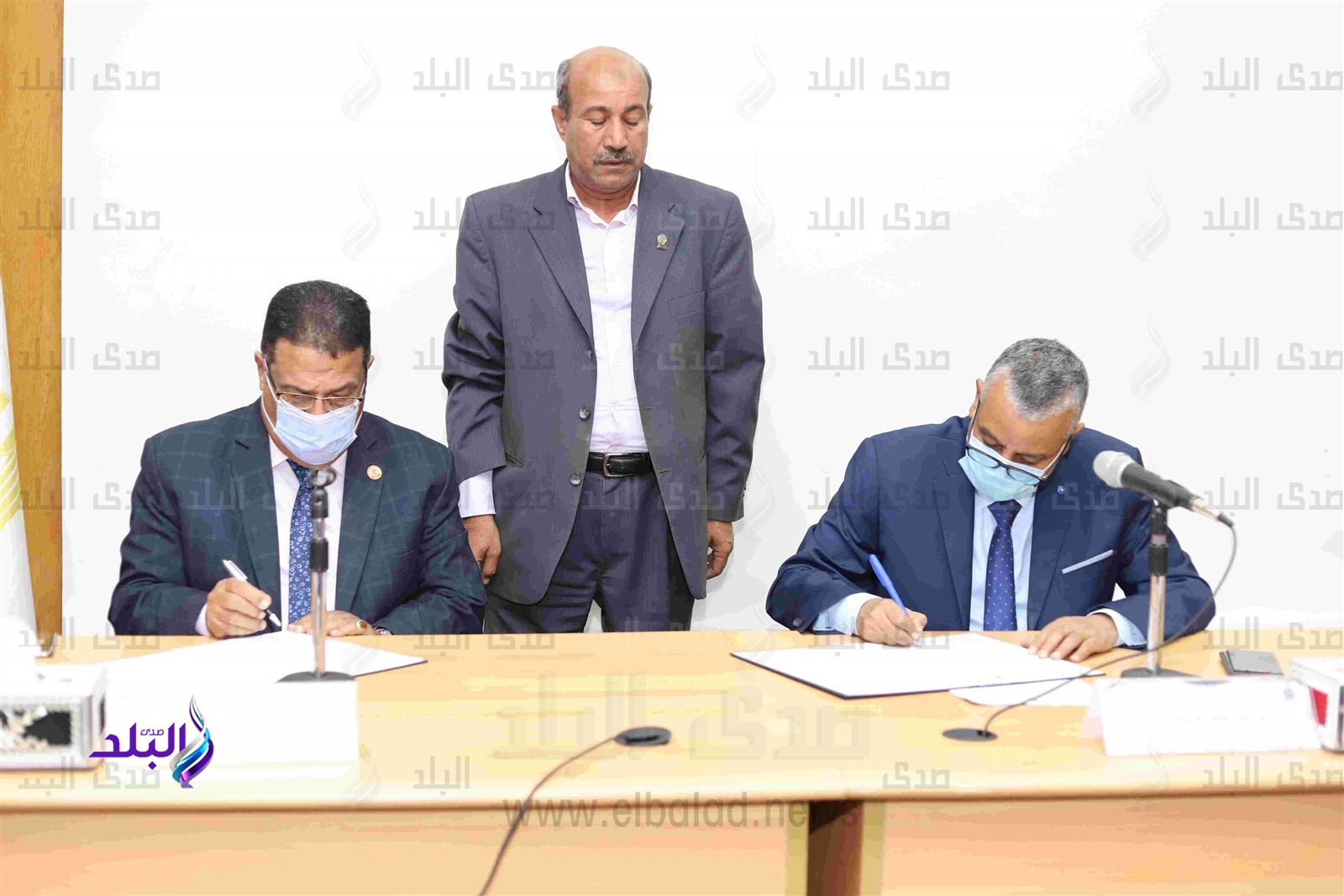 جانب من اجنماع التوقيع 