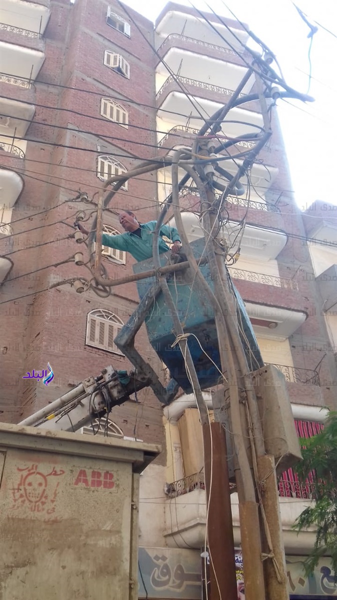 صيانة أعمدة الإنارة