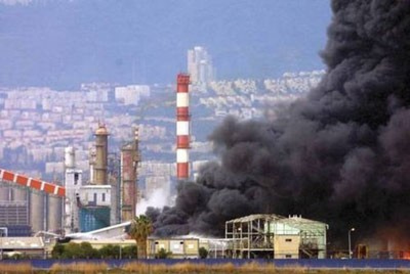 انفجار مصنع في اسرائيل