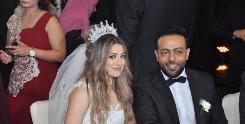  تامر عاشور وزوجته 