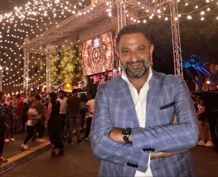 اعلامي لبناني  