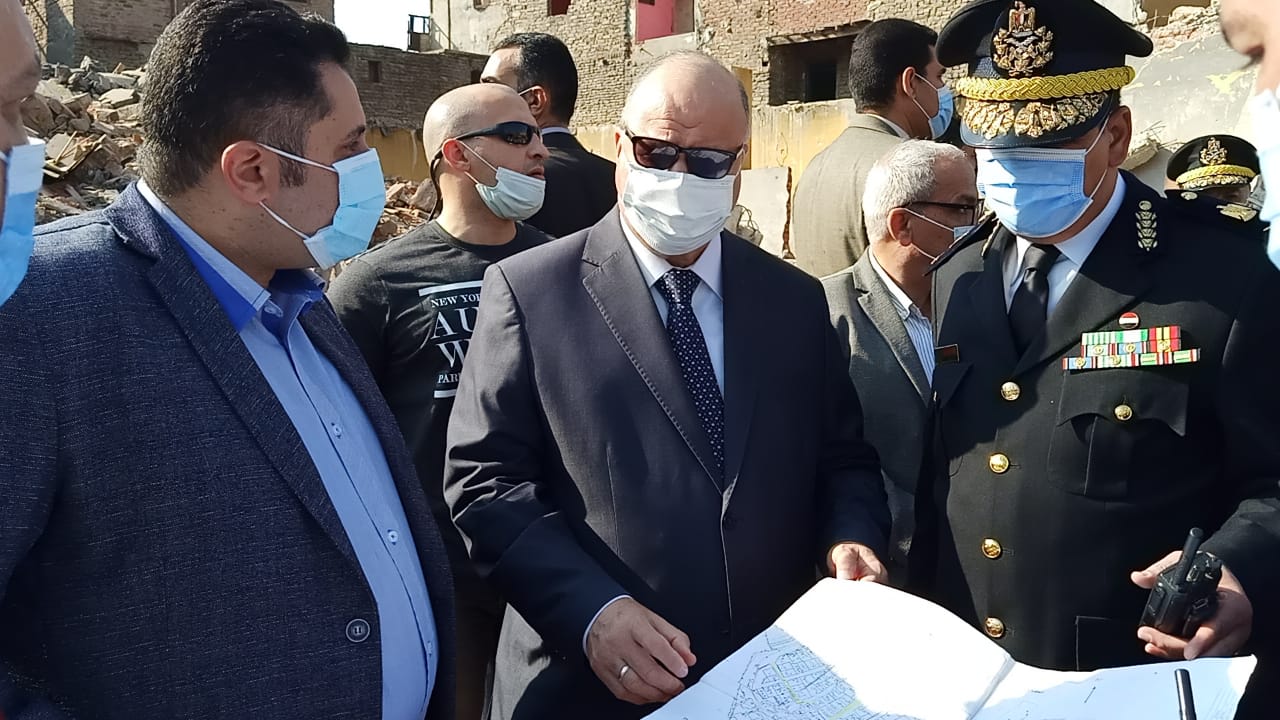 محافظ القاهرة : نقل ١١٥٠ أسرة من عزبة الصفيح العشوائية 
