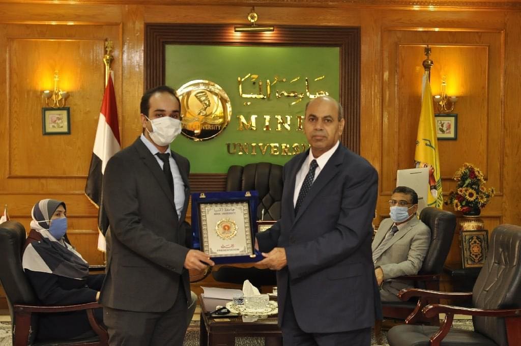 جانب من التكريم