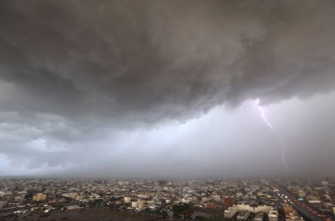 امطار رعدية - ارشيفي