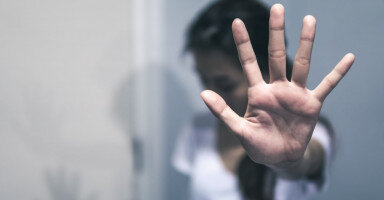 تحرش بـ 14 فتاة