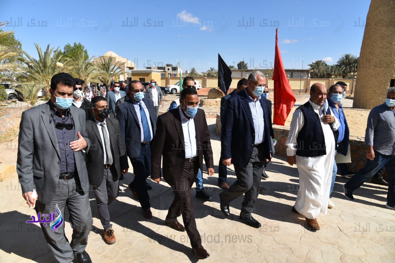 محافظ مطروح يستقبل وزير الزراعة