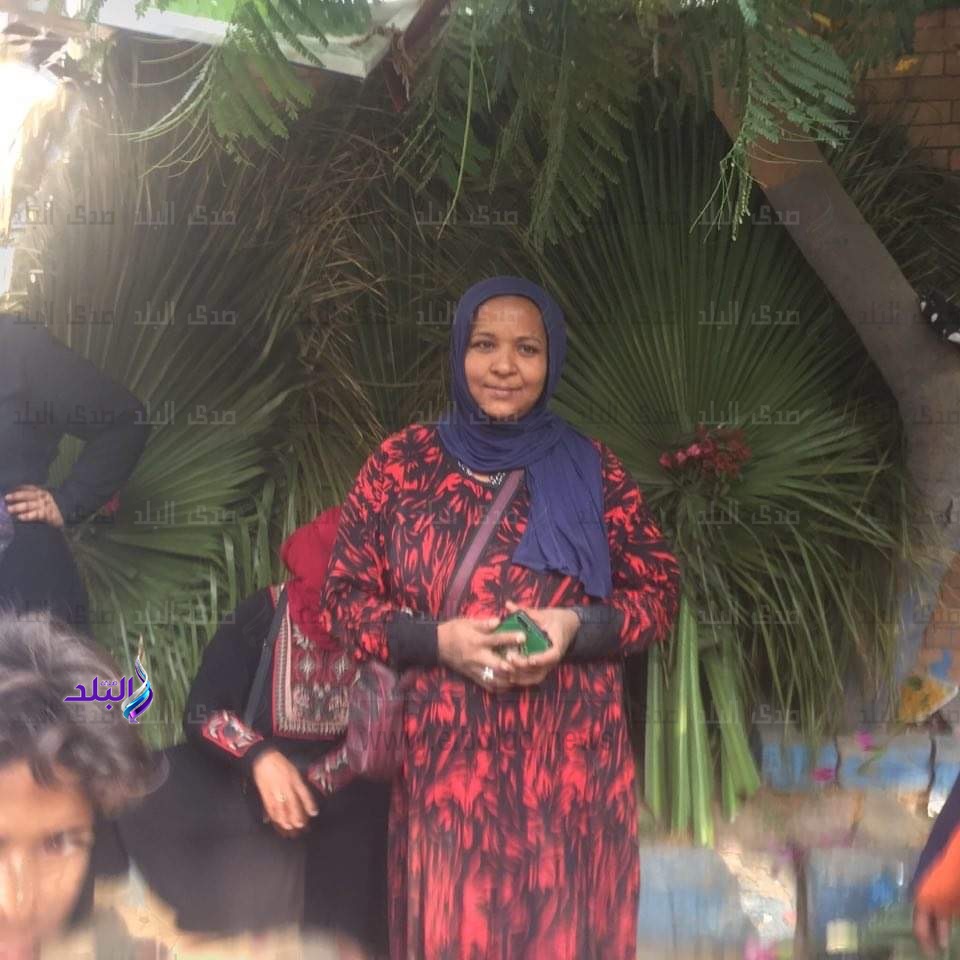 بائعة الجريد