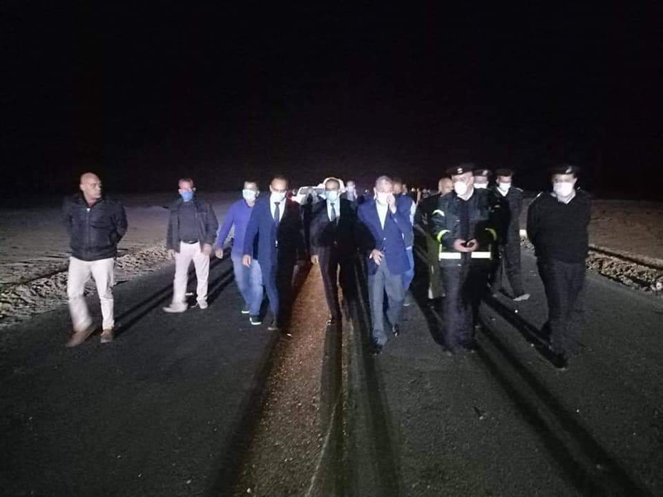 محافظ المنيا يتفقد موقع حادث مصرع ١٢ شخص
