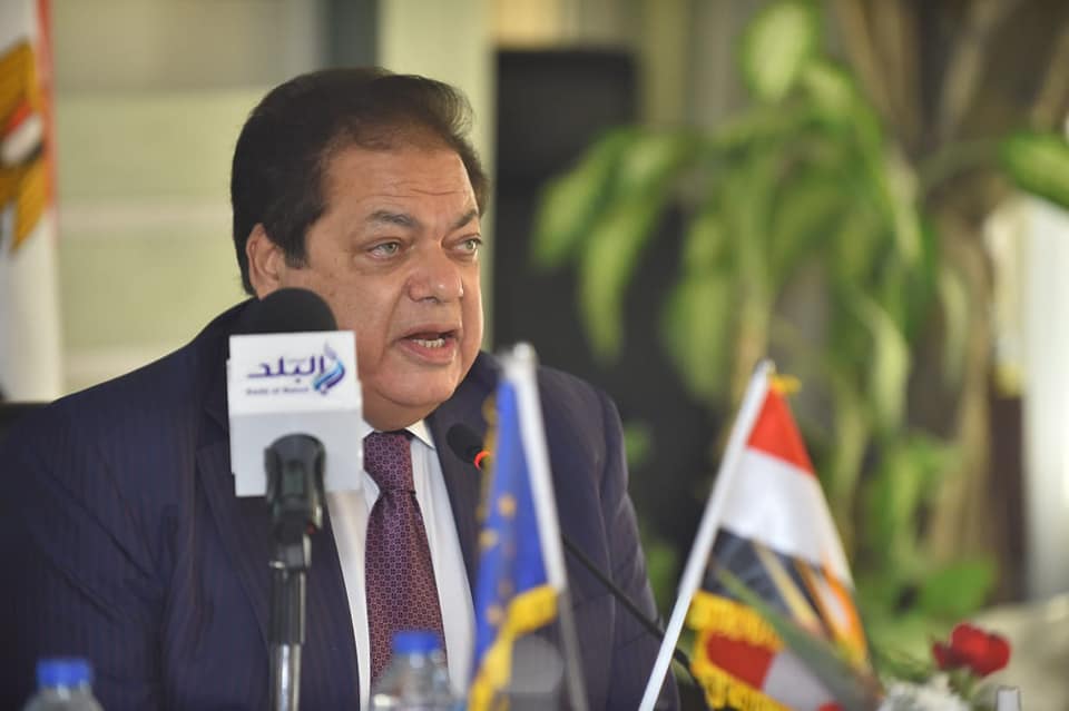 النائب محمد أبو العينين