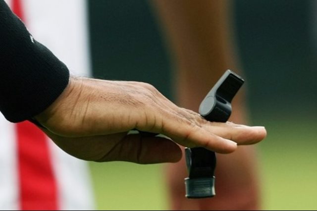 حكم كرة قدم