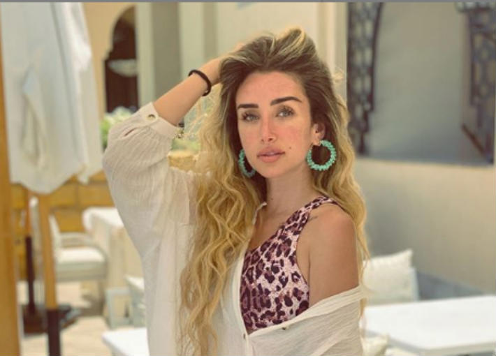 هنا الزاهد