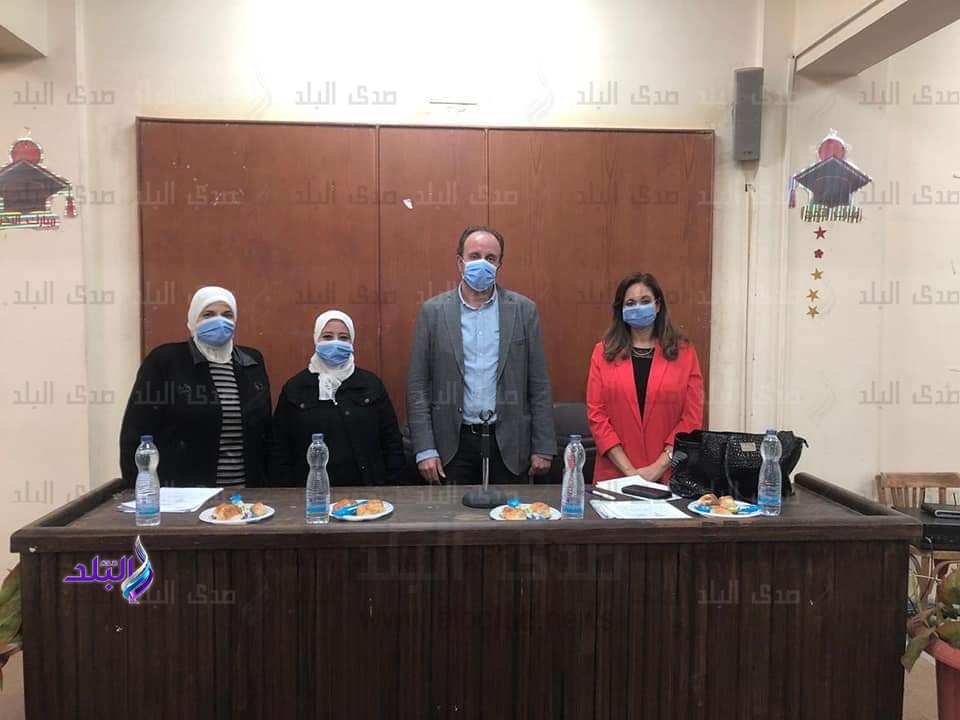 جانب من الندوة 
