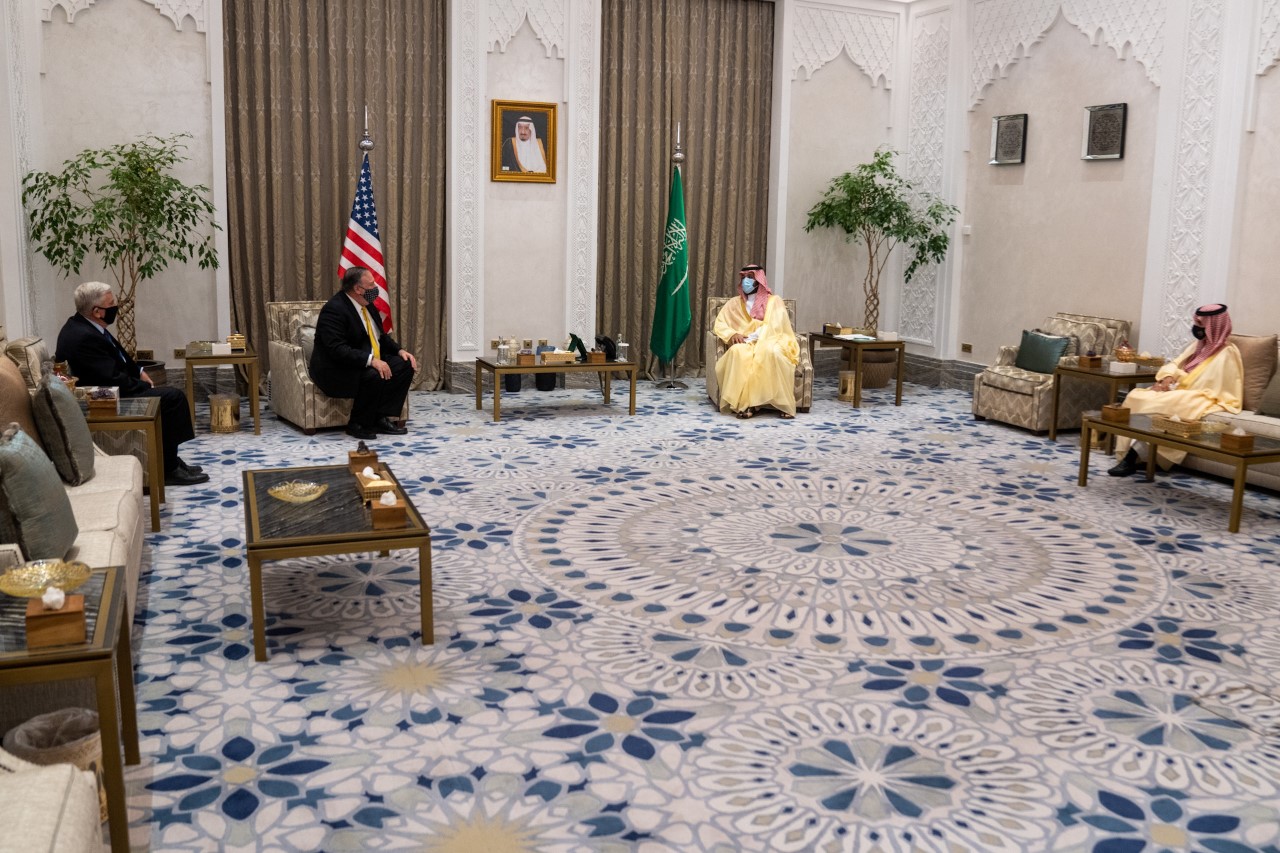 لقاء ولي العهد السعودي وبومبيو 