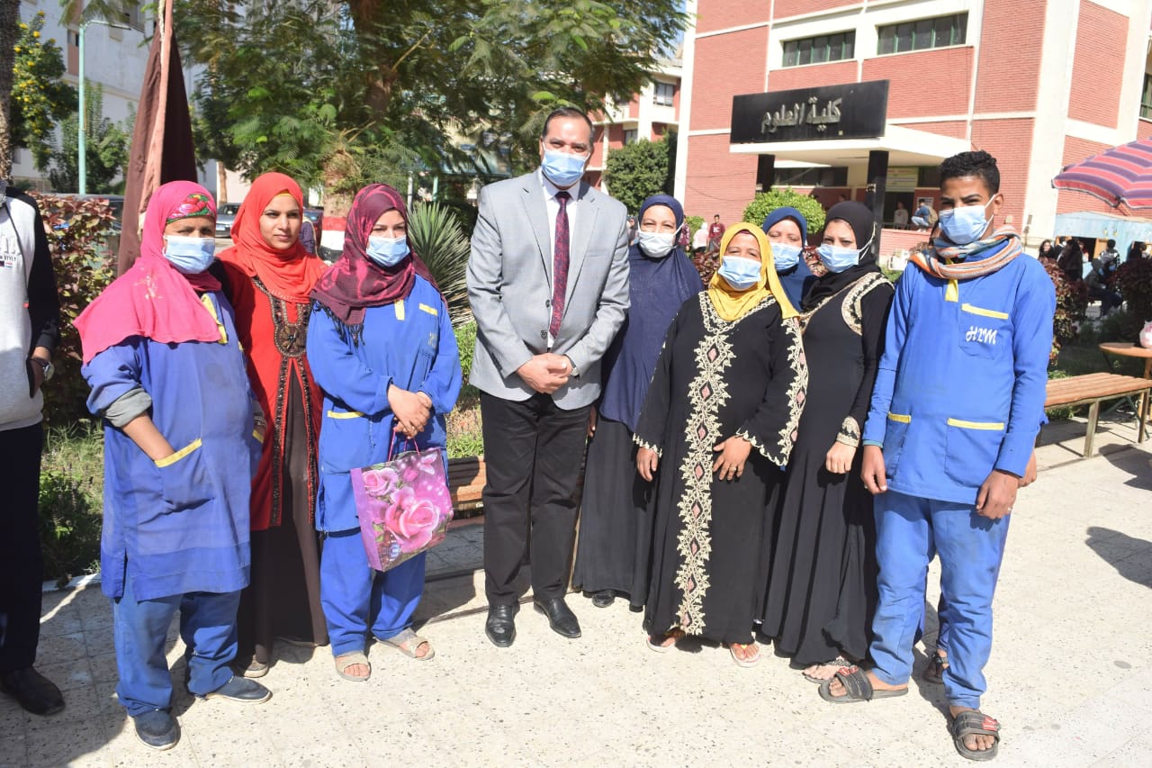 حملة "كليتنا بيئتنا" بجامعة سوهاج