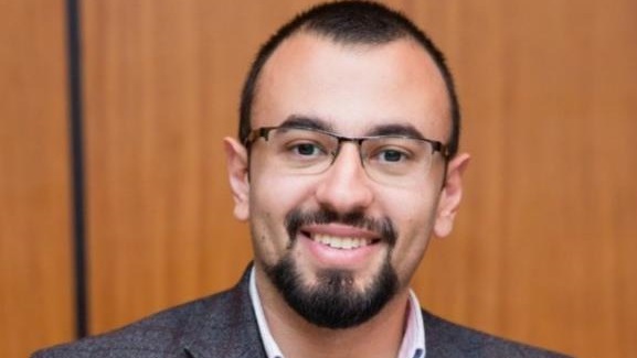 الكاتب الصحفى أحمد قطب