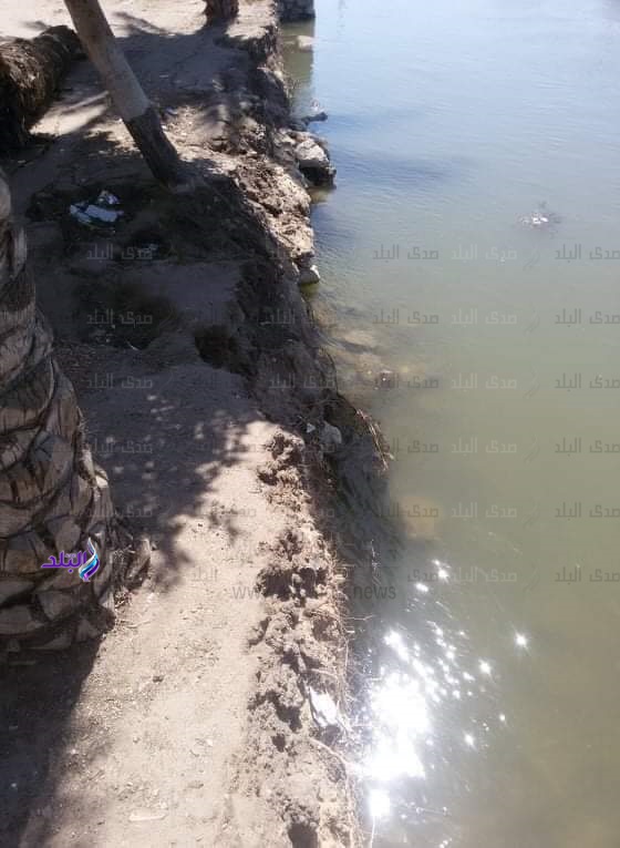بناء سور على بحر مويس بقرية العزيزية