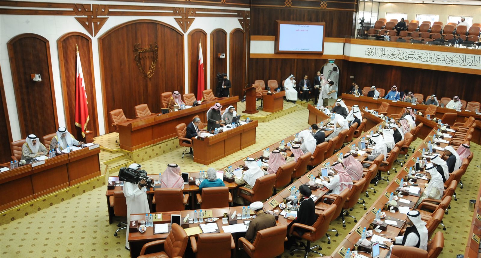 زورق - ارشيفي