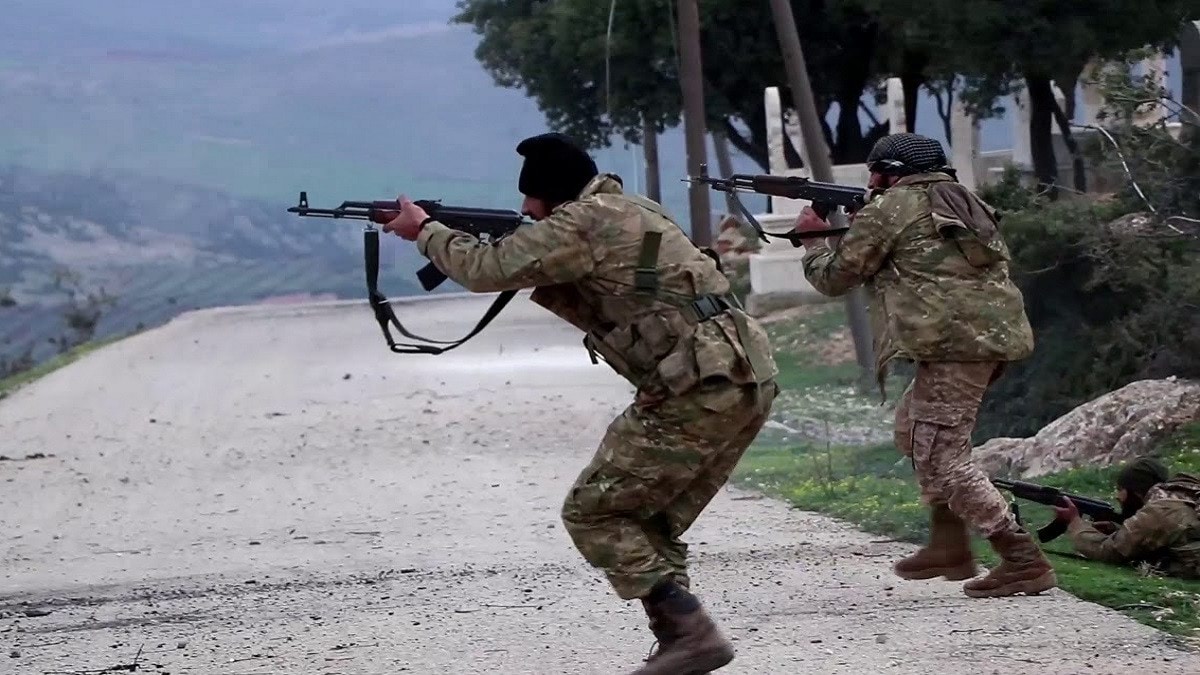 مقتل 4 من الفصائل الموالية لتركيا بانفجار في سوريا