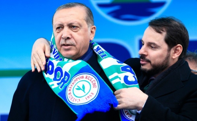 رجب طيب أردوغان وبيرات البيرق