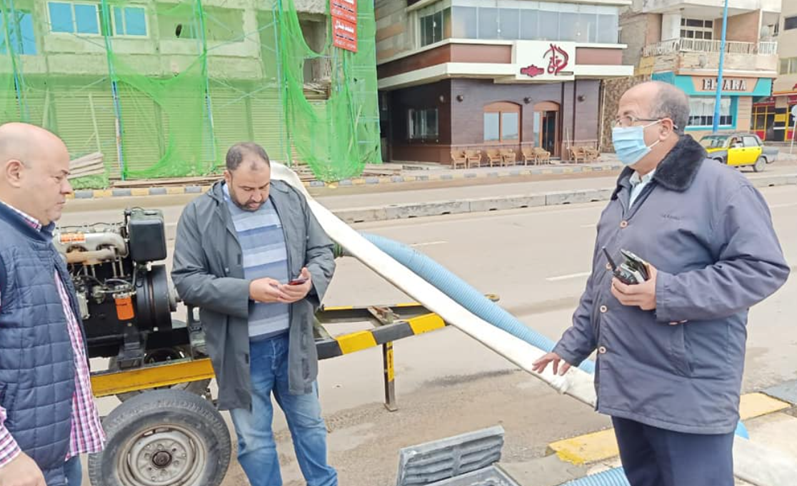 رفع مياه الأمطار من شوارع الإسكندرية 