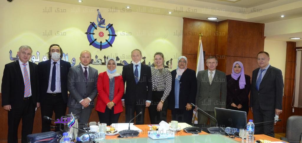 وفد من جمهورية بيلاروسيا في زيارة لأكاديمية البحث العلمي وال