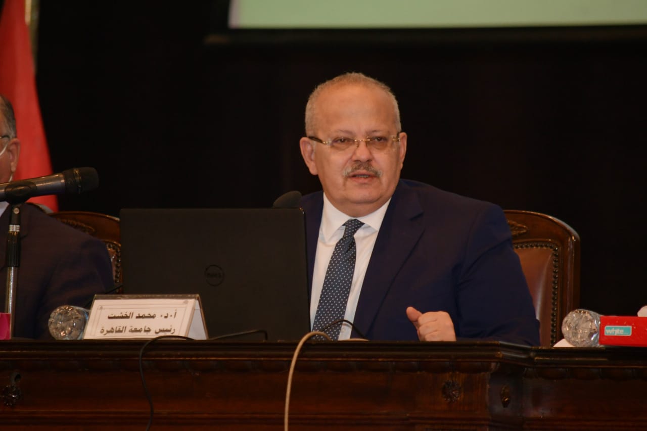 رئيس جامعة القاهرة 