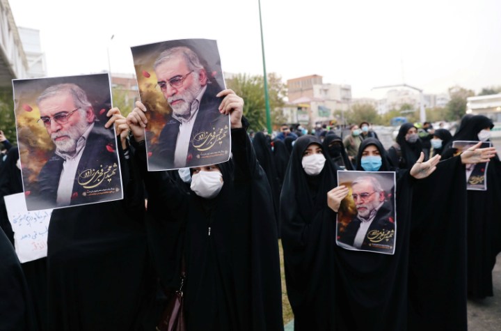 ايران تندد باغتيال عالمها النووي محسن زاده